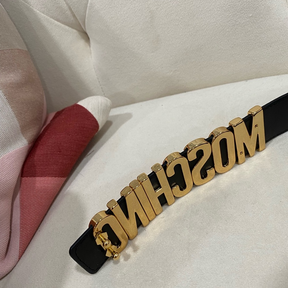 NEW🔥Moschino Leather Belt - Picture 3 of 8